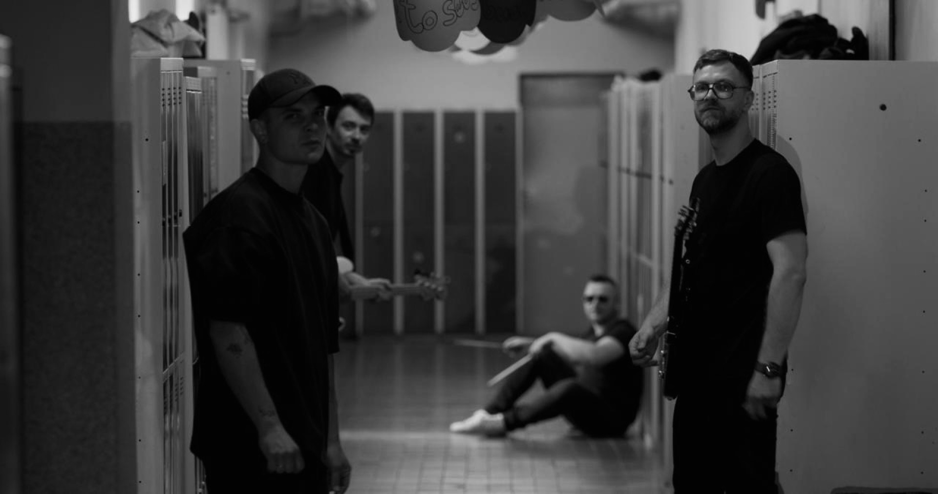 Gen R. – surowy głos pokolenia z pogranicza rapcore’u i nu-metalu wybrzmiał w murach II LO