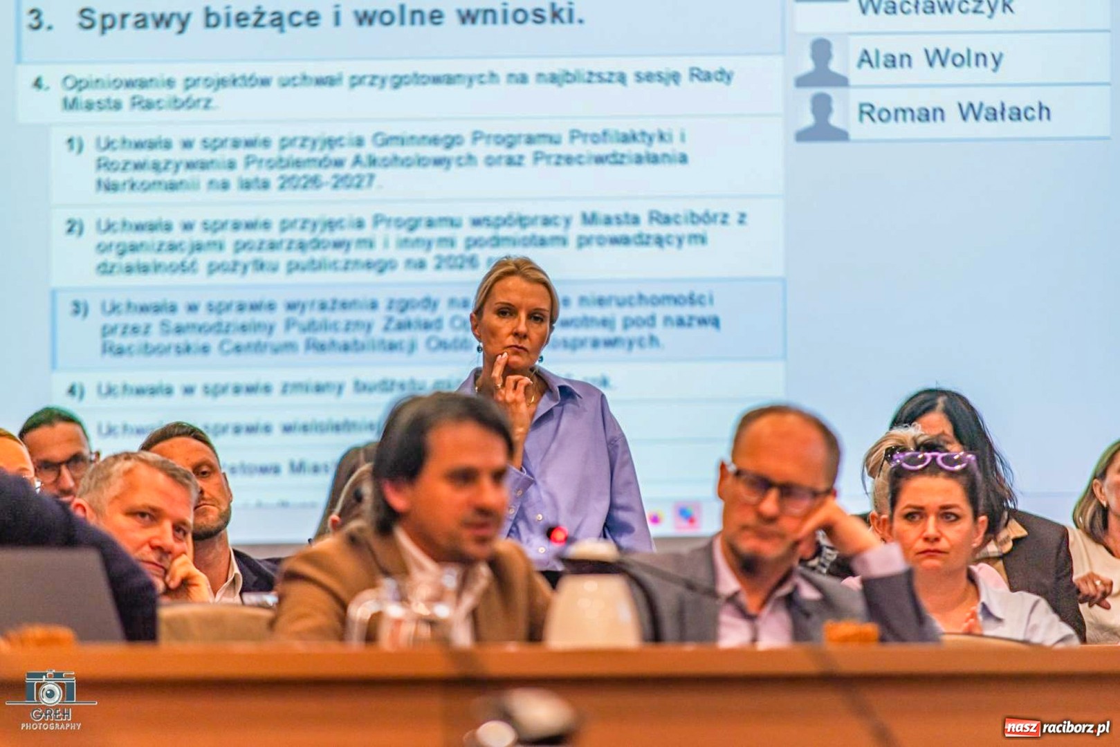 ChatGPT i Gemini wskazują, iż władze miasta mylą się w sprawie SP 13. To zła decyzja strategiczna