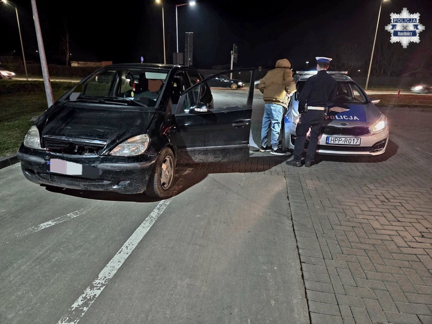 Nerwowe zachowanie zdradziło kierowcę. Narkotyki w mercedesie na Rybnickiej