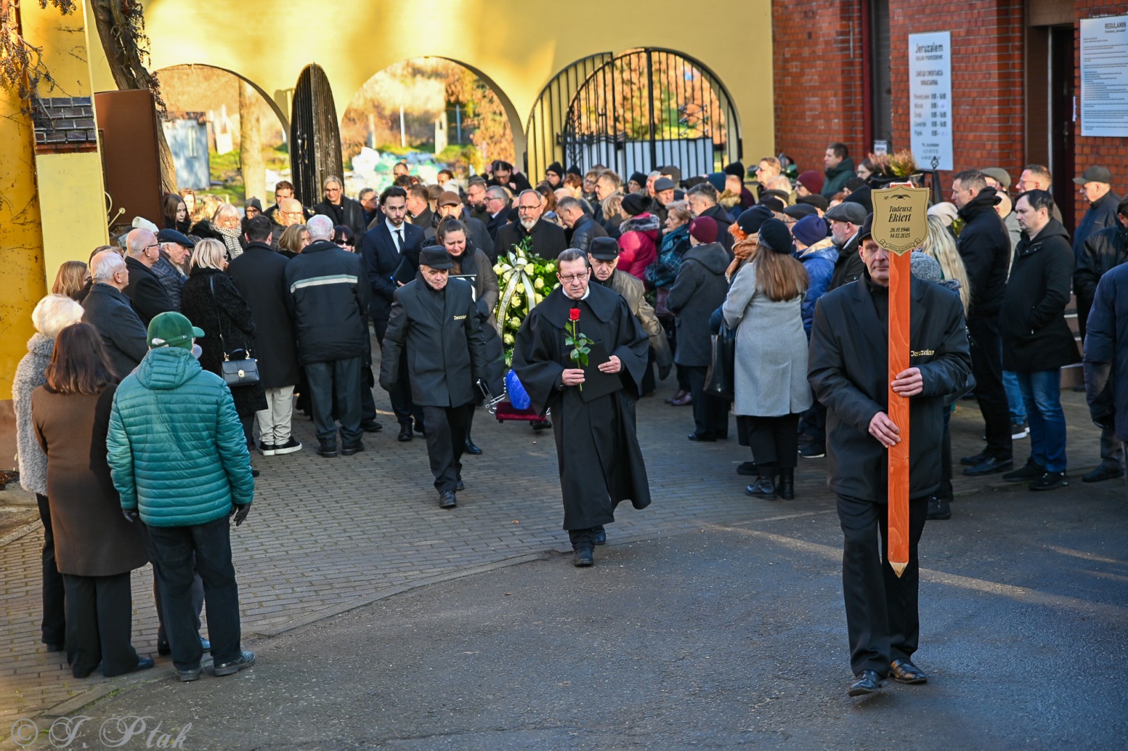 Ostatnie pożegnanie śp. Tadeusza Ekierta. Racibórz żegna wieloletniego prezesa RAFAKO i Raciborskiej Izby Gospodarczej [FOTO]