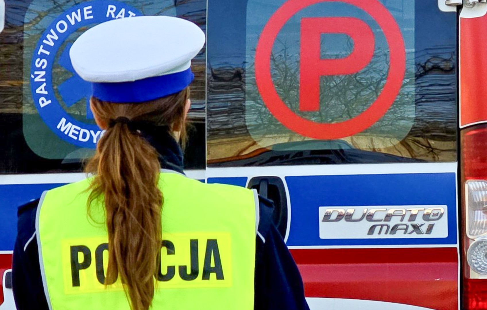 Agresywny pacjent przy Gamowskiej. Zamiast przyjąć pomoc – zaatakował ratowników