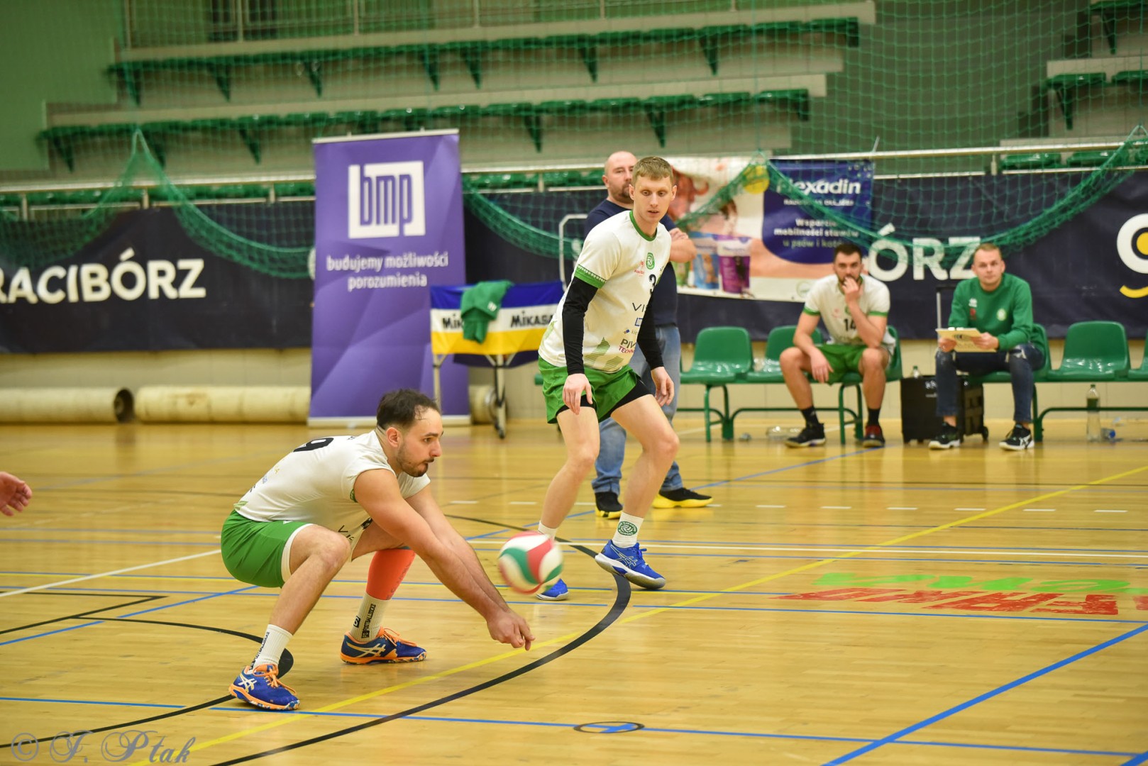 Siatkarska remontada w hali OSiR. KS Racibórz odwrócił losy meczu z Olimpią Włodowice [FOTO i WIDEO]