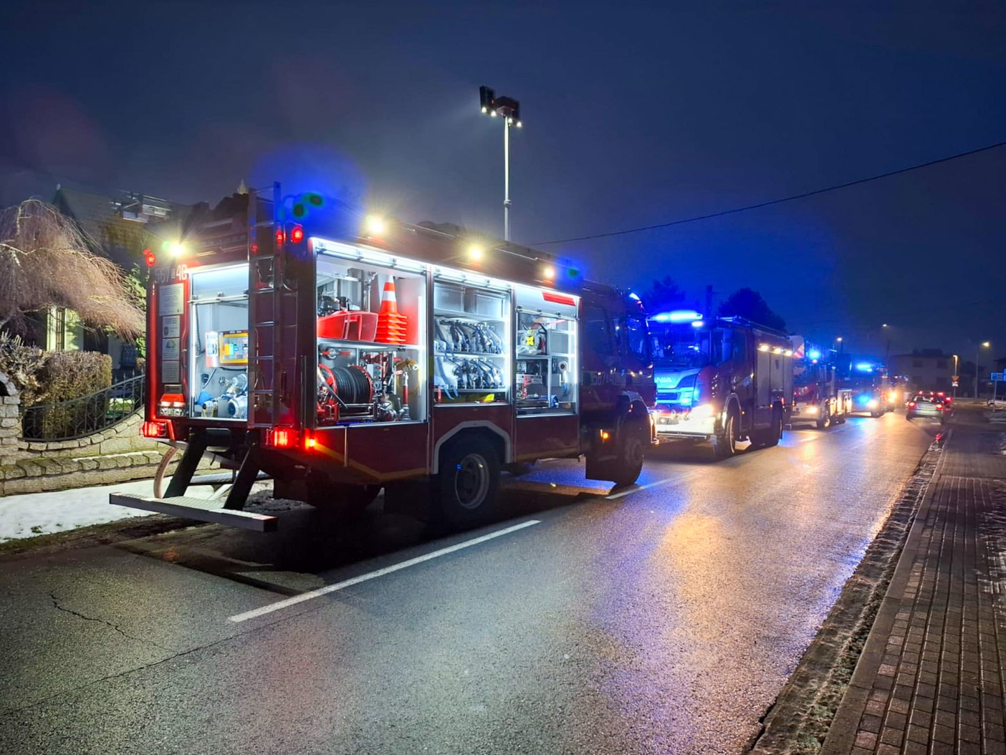 Noc i poranek pełne zgłoszeń. Strażacy interweniowali w Raciborzu, Pogrzebieniu i Borucinie