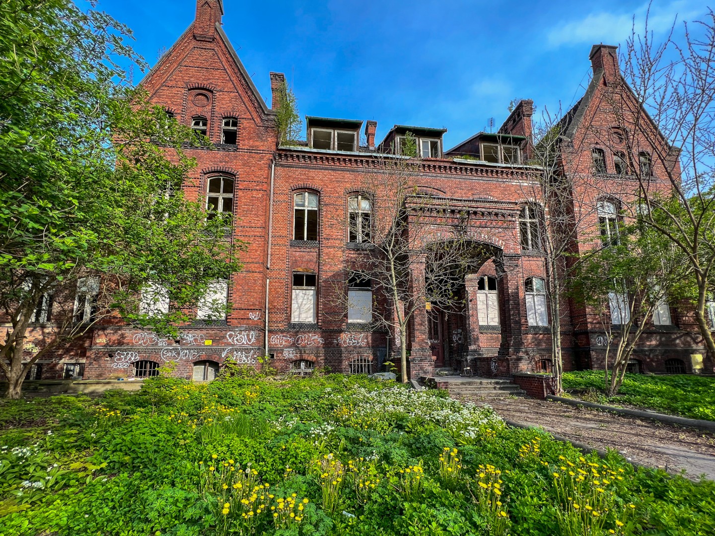 Co z zapowiadaną rządową inwestycją w starym szpitalu przy ul. Bema?