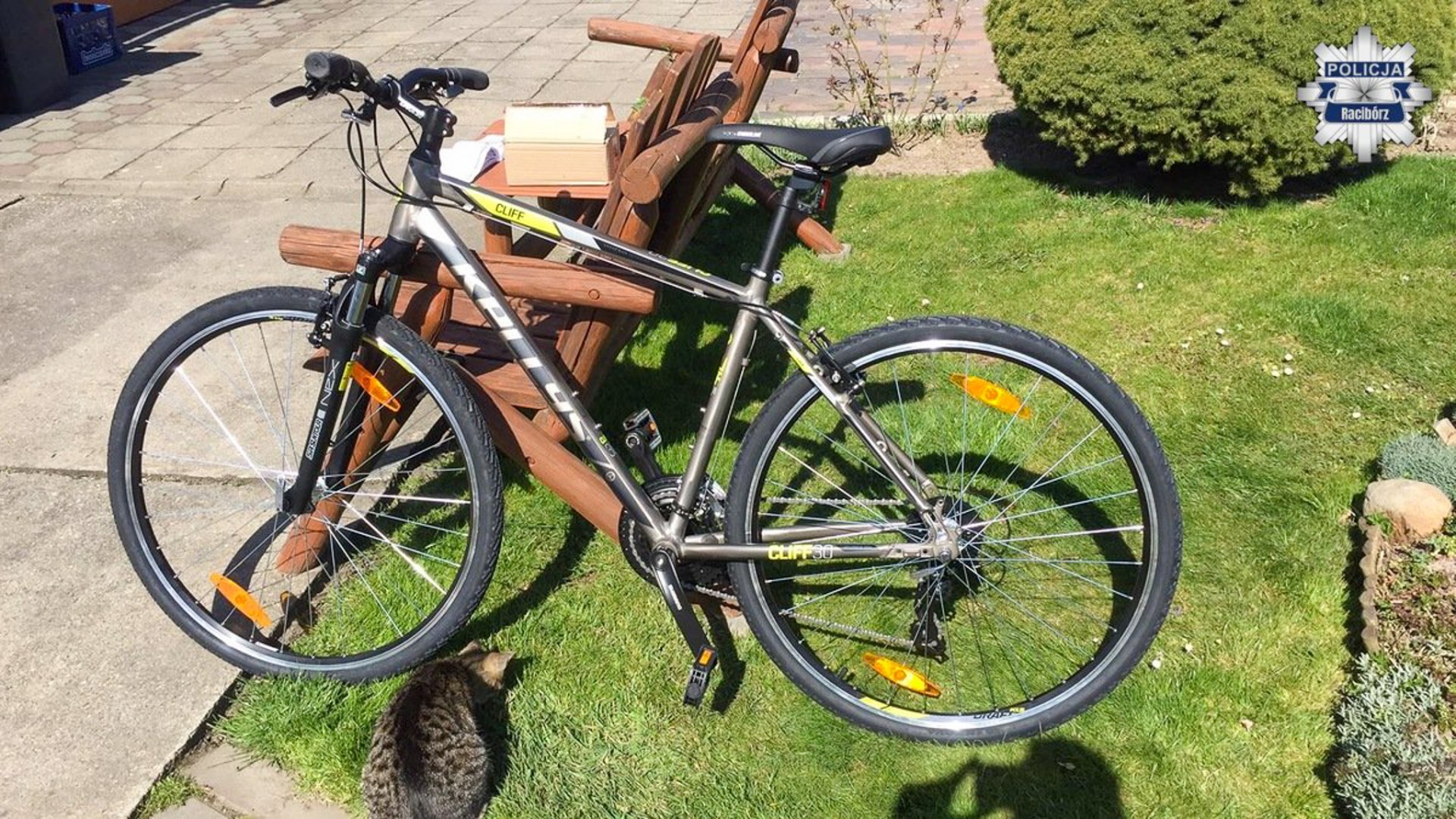 Komunikat raciborskiej policji: poszukiwany sprawca kradzieży roweru