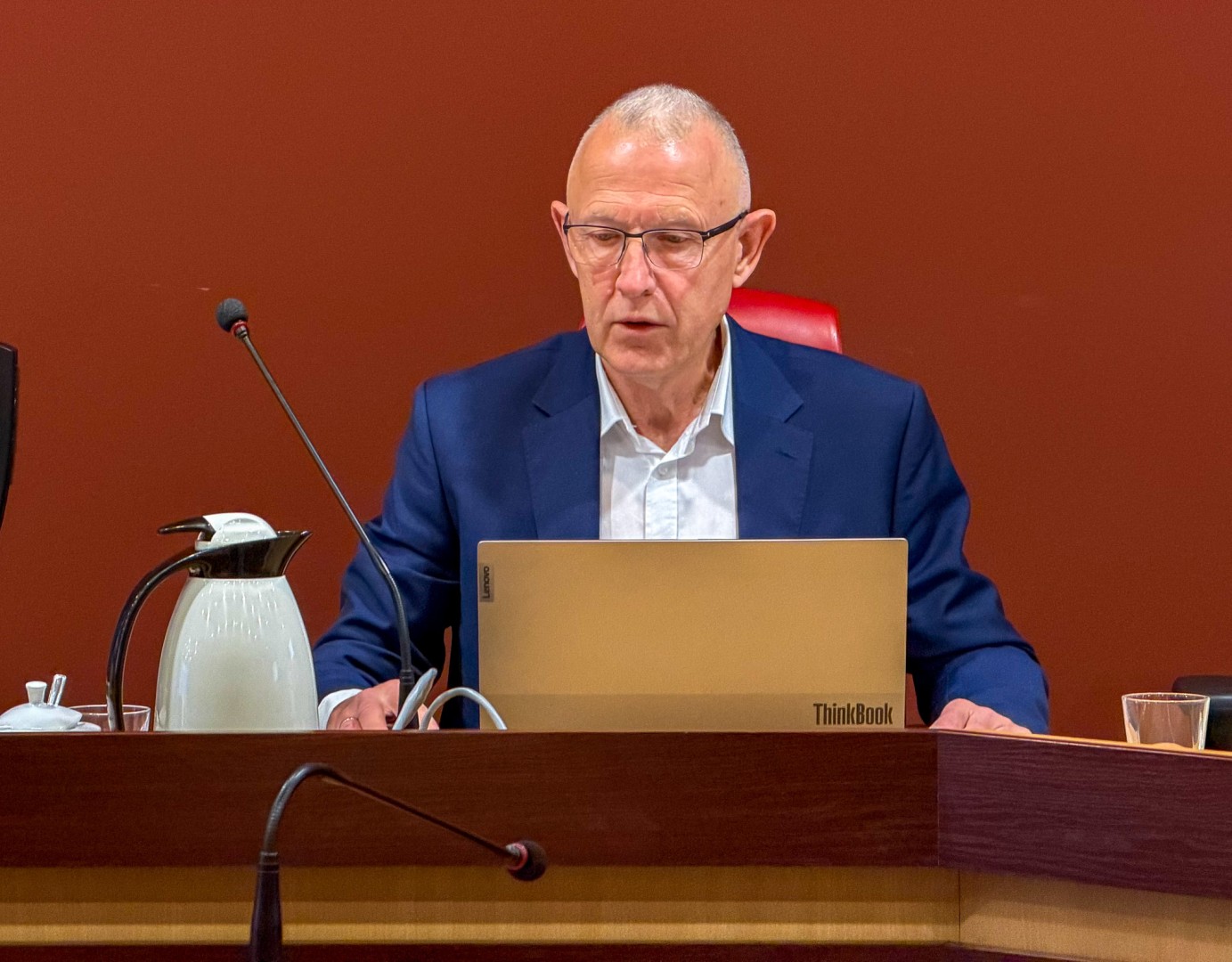 Błąd przy głosowaniu nad porządkiem obrad. Przewodniczący Rady Miasta przeprasza