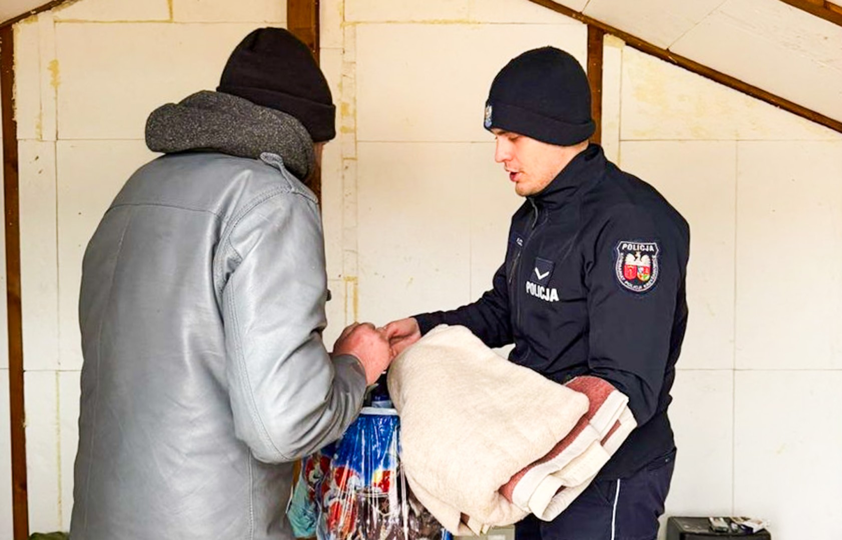 W altance na mrozie. Dzielnicowi przyszli z pomocą