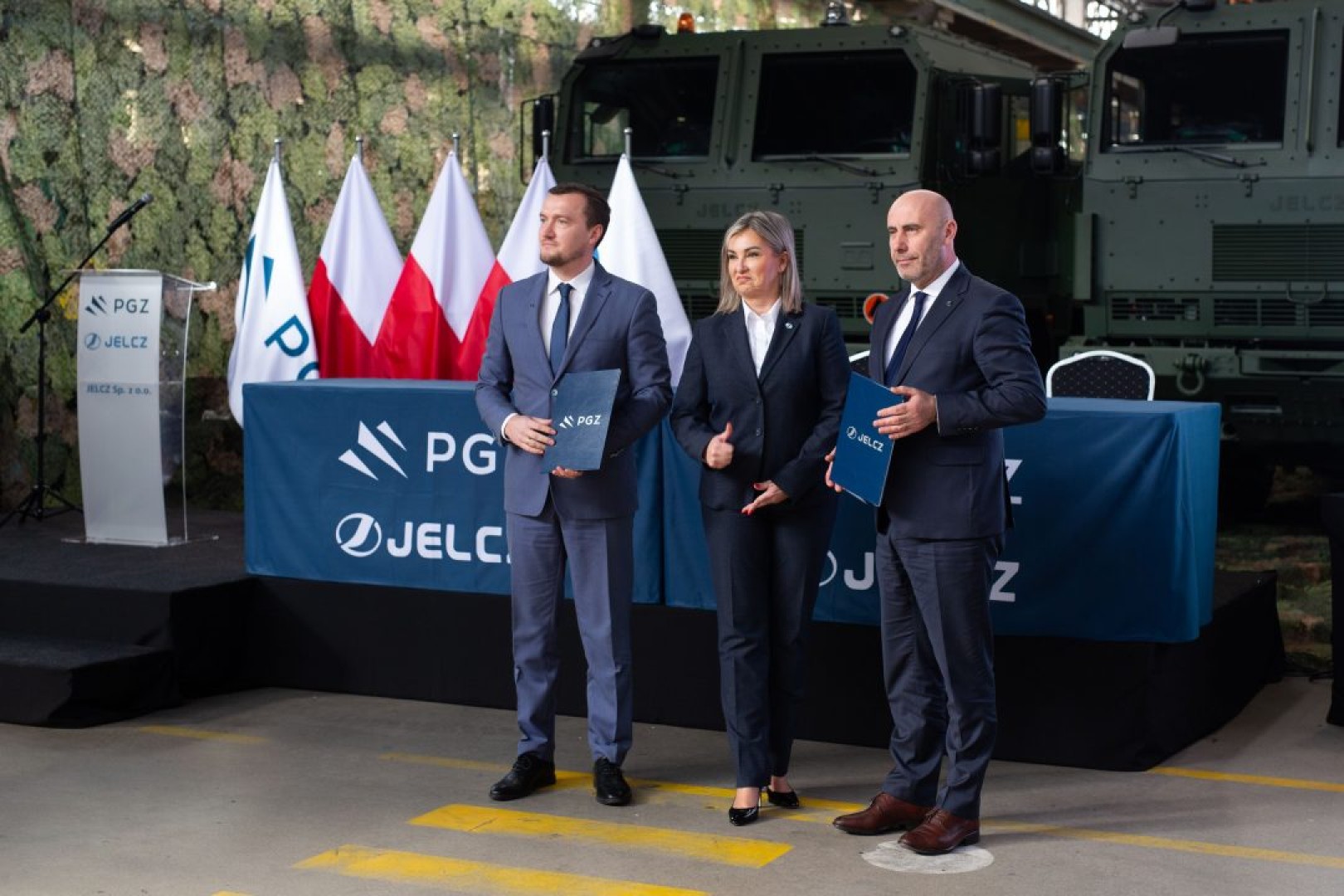 Ponad 756 milionów dla Jelcza. Co z inwestycją w hale po Rafako?