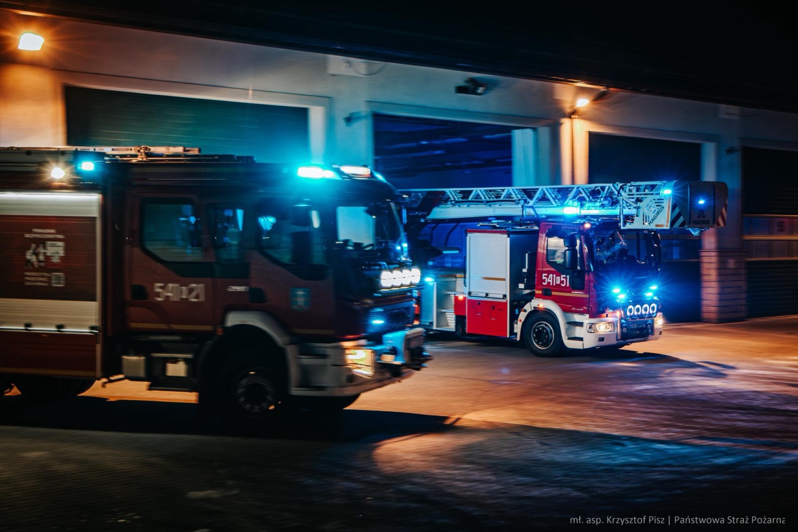 Interwencje straży pożarnej w powiecie raciborskim. Plama ropy, gaz pieprzowy i pożar śmietnika [RAPORT 998]