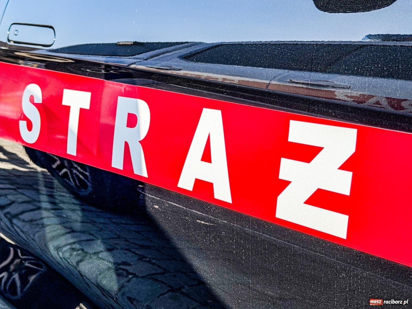 Pożar budynku gospodarczego w Rudniku i dwa pożary traw w powiecie raciborskim