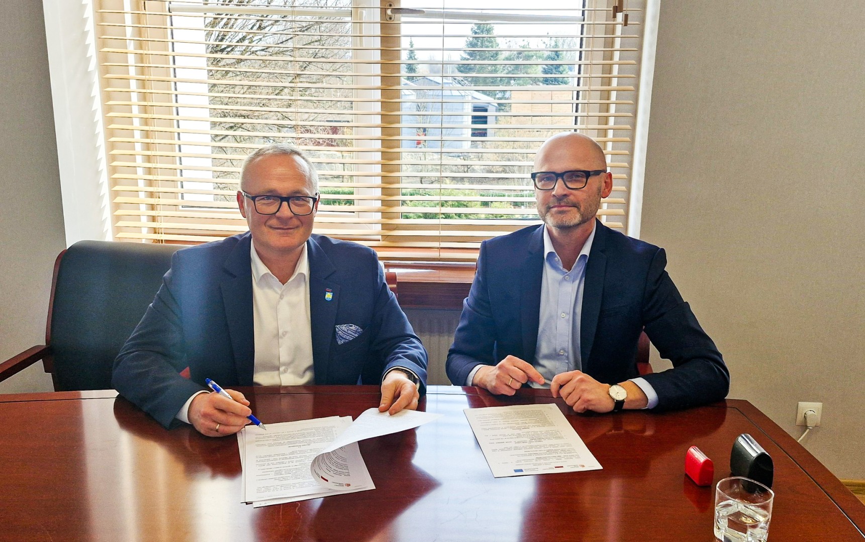 Dwie nowe inwestycje w gminie Pietrowice Wielkie. Modernizacja sieci wodociągowej i remont drogi w Pawłowie