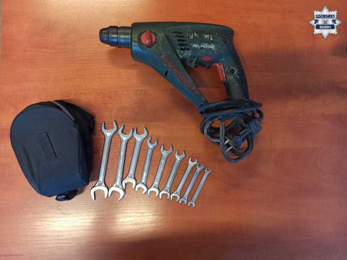 Włamania do piwnic w Raciborzu. Policja odzyskała przedmioty i szuka ich właścicieli