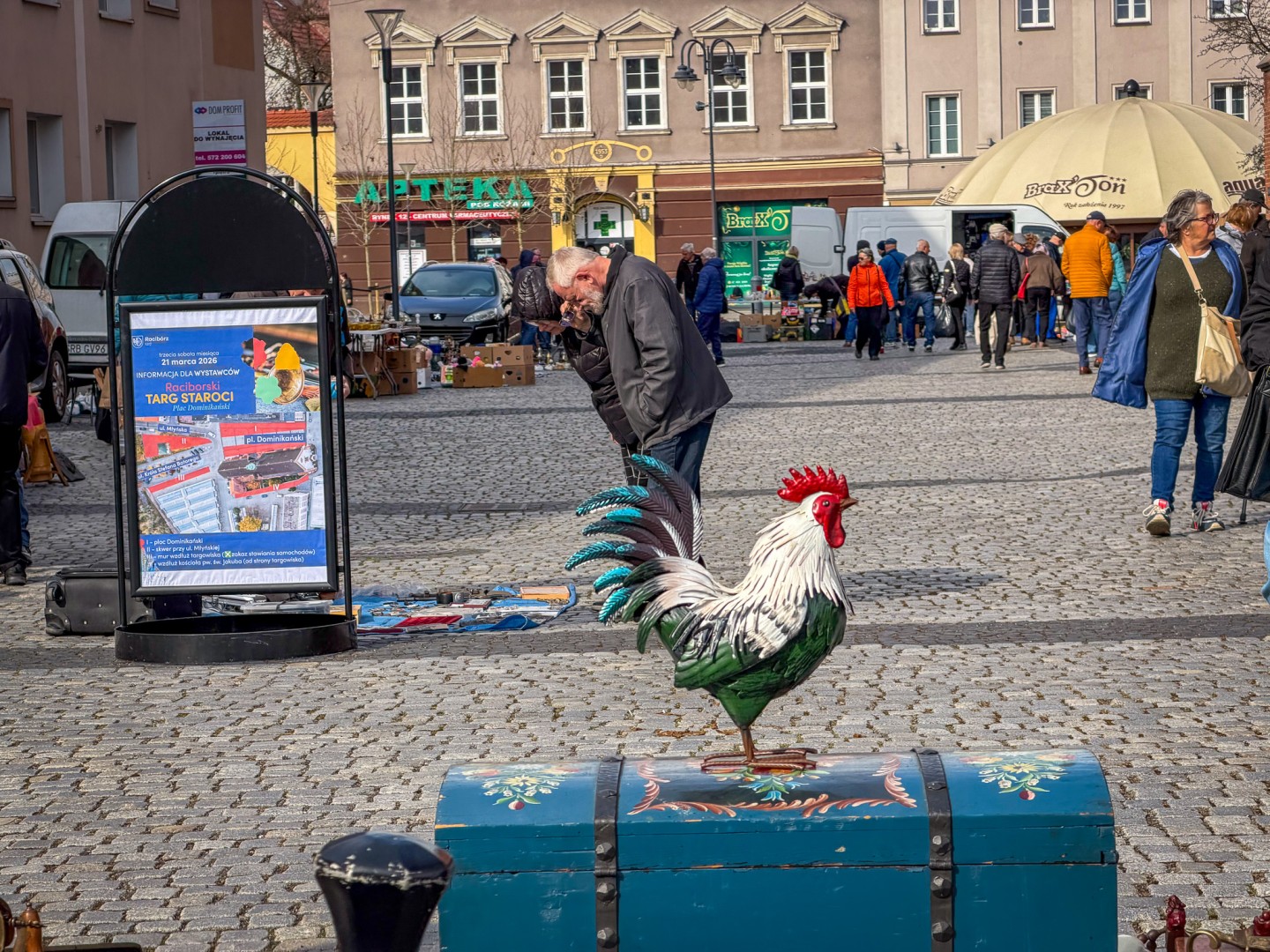 Wiosenne ożywienie na raciborskim targu staroci