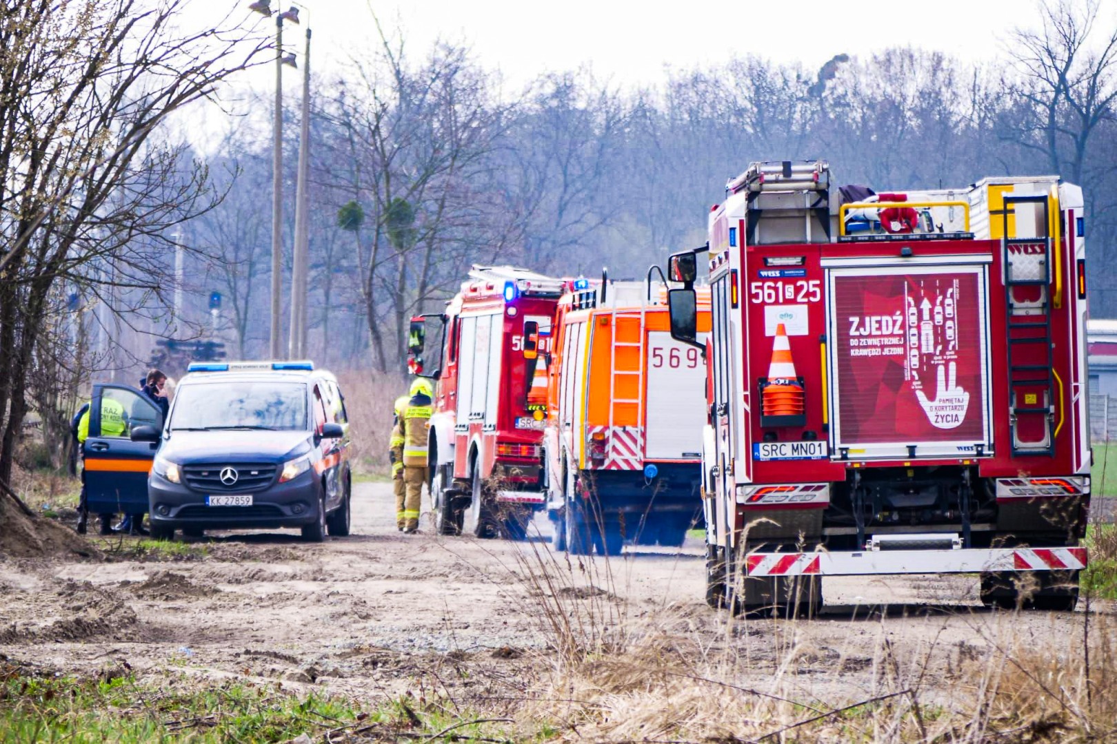 Groźne zdarzenia w powiecie raciborskim. Wypadek, wyciek metanolu i interwencje strażaków