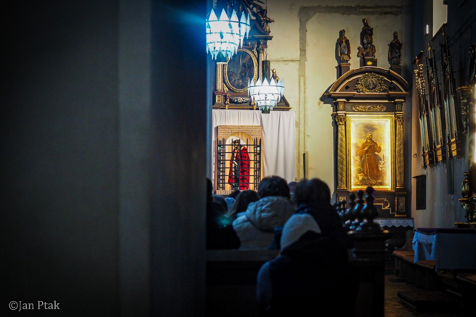 Wielki Piątek – dzień ciszy, refleksji i zadumy [FOTO]