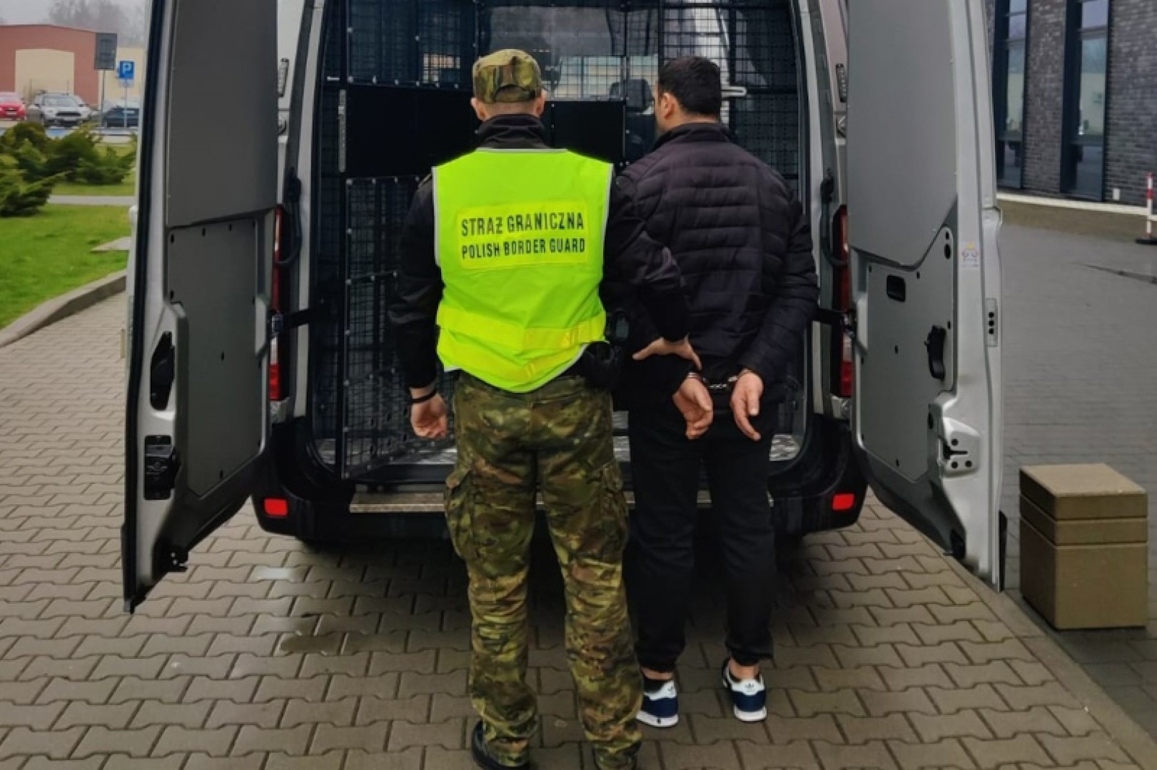 Kradzieże i posiadanie narkotyków