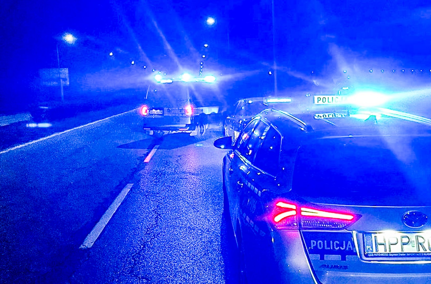 Nocna kontrola w Raciborzu: kierowca pod wpływem narkotyków, pasażerka z zakazanymi substancjami