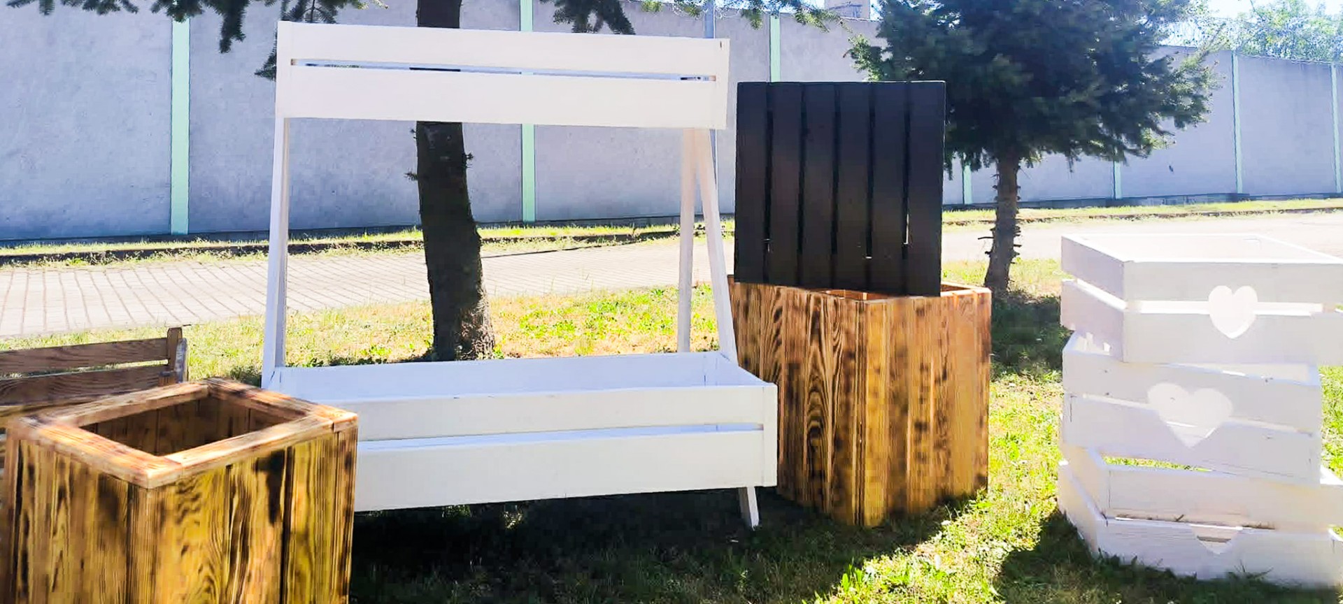 Drewniane skrzynki i donice z zakładu poprawczego trafiają na rynek. Inicjatywa łączy ekologię i resocjalizację