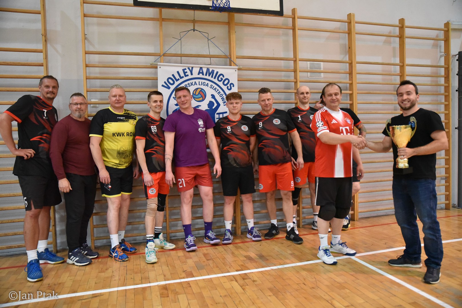 Omerta lepsza w sezonie, Pszów lepszy w finale. Wielkie emocje w ALS Volley Amigos 35 [FOTO]