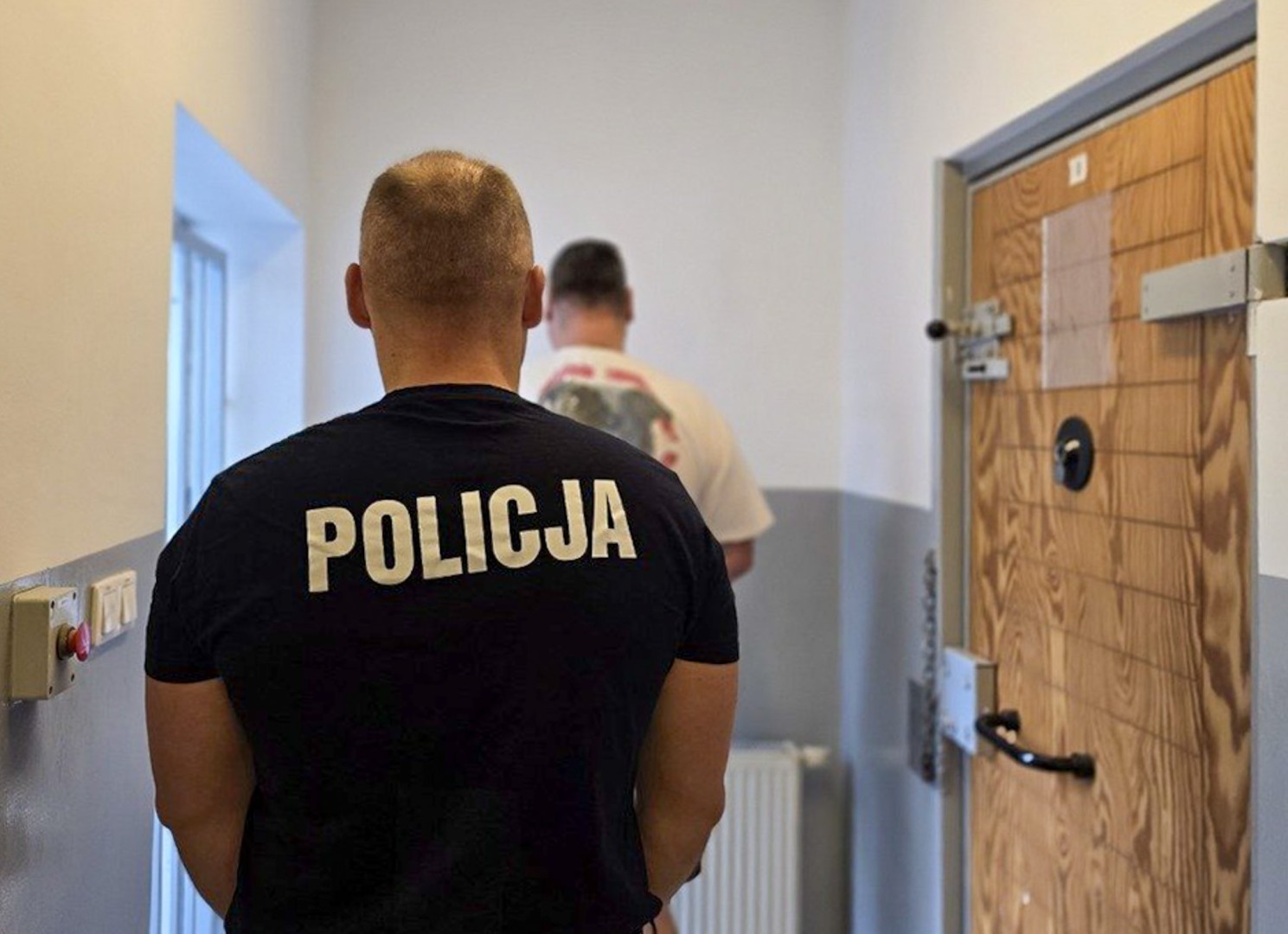 Tymczasowy areszt dla dwóch obywateli Czech po kradzieży portfela i próbie wypłaty pieniędzy