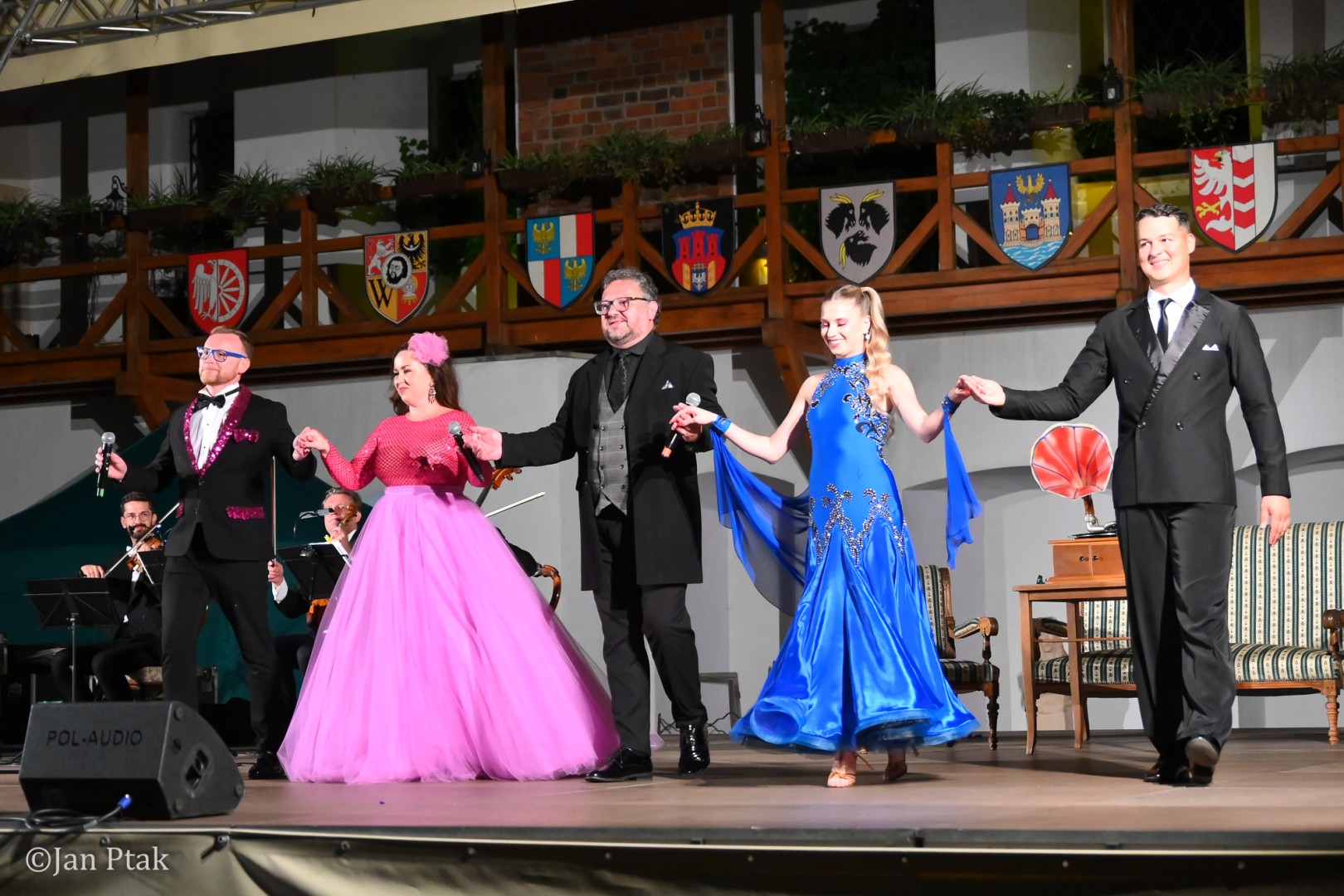Magiczny wieczór na zamku: Operetka na dziedzińcu pod gwiazdami zachwyciła publiczność
