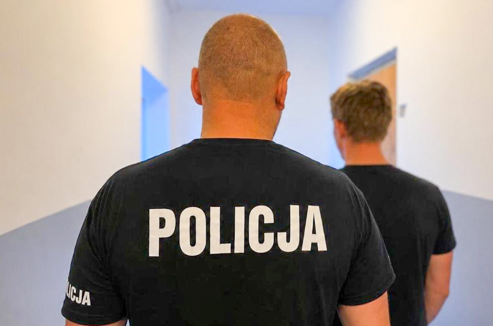 Zaatakowali przypadkowego przechodnia. Chwilę później byli już w rękach policji