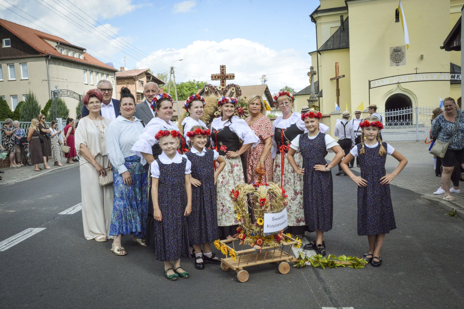 Krzyżanowickie dożynki. Trwa święto plonów na placu festynowym [FOTO i WIDEO]