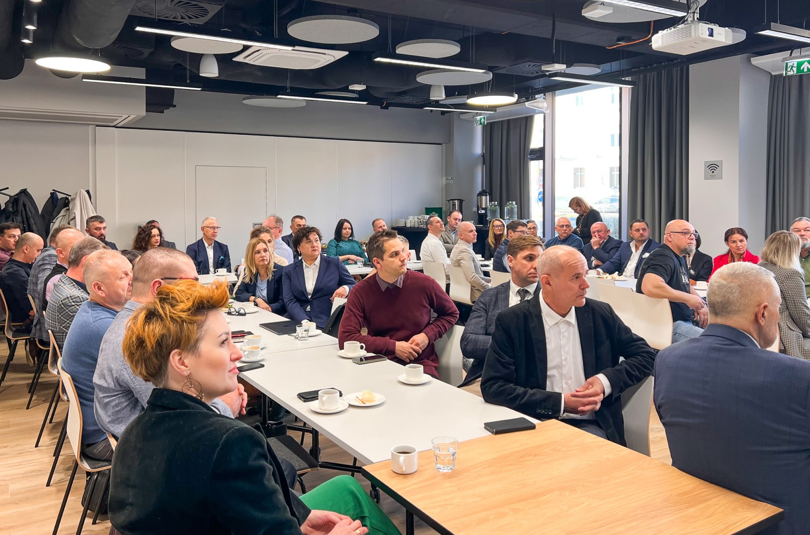 Śniadanie Biznesowe RIG: AI, samorząd i networking [ZAPOWIEDŹ]