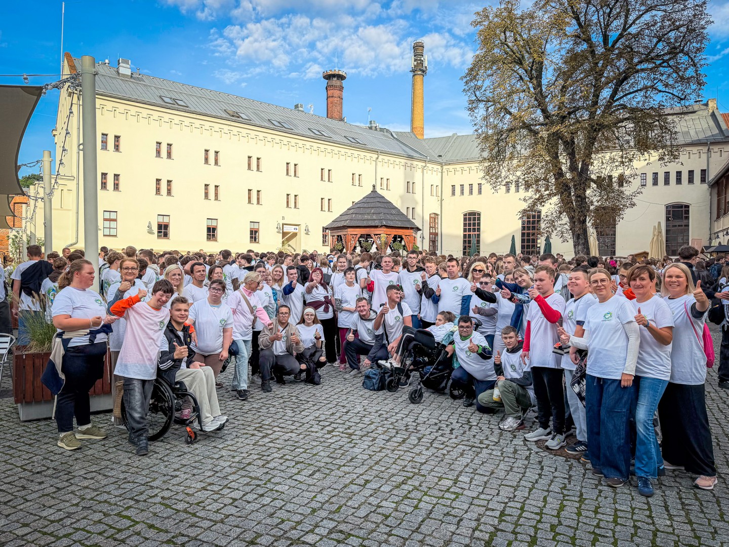 Młodzież Powiatu Raciborskiego ruszyła sprzątać świat [FOTO i WIDEO]