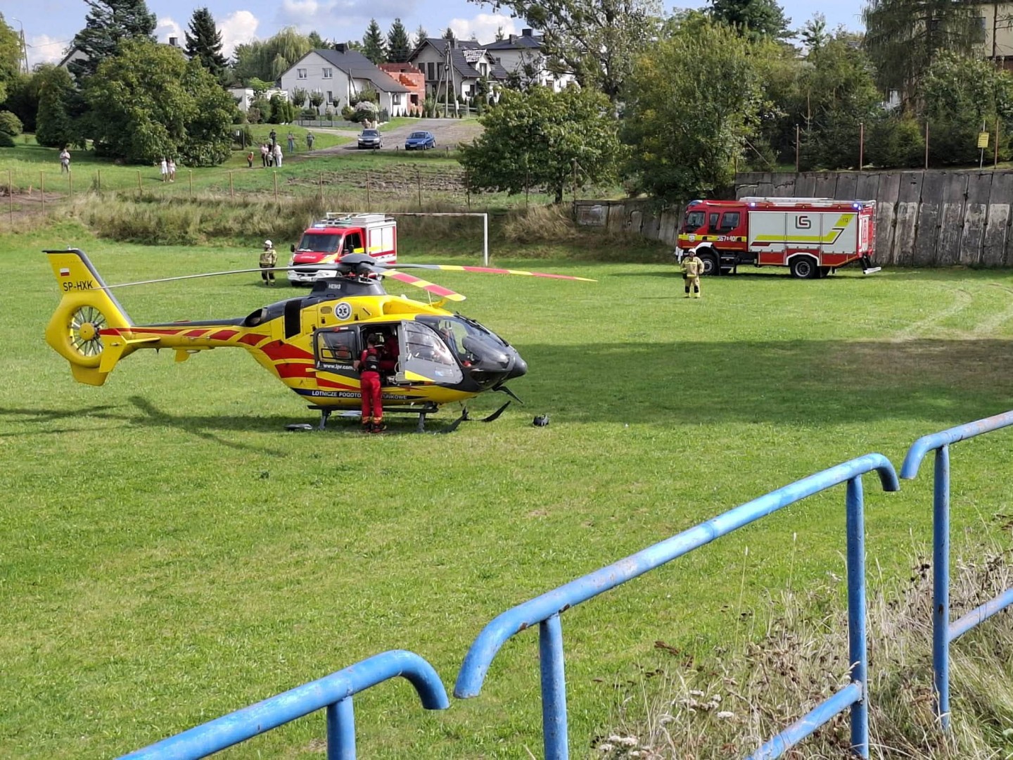 Sześć interwencji straży pożarnej w powiecie raciborskim. Kolizje, zadymienie i nietypowa interwencja z kajdankami