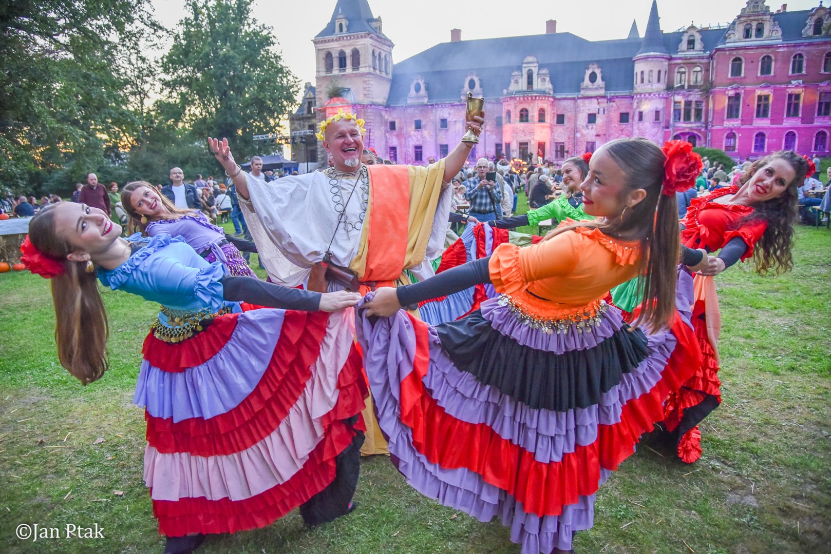 Winobranie, ogień i cygańska muzyka w Krowiarkach. Fanny Days 2026 za nami [FOTOREPORTAŻ]
