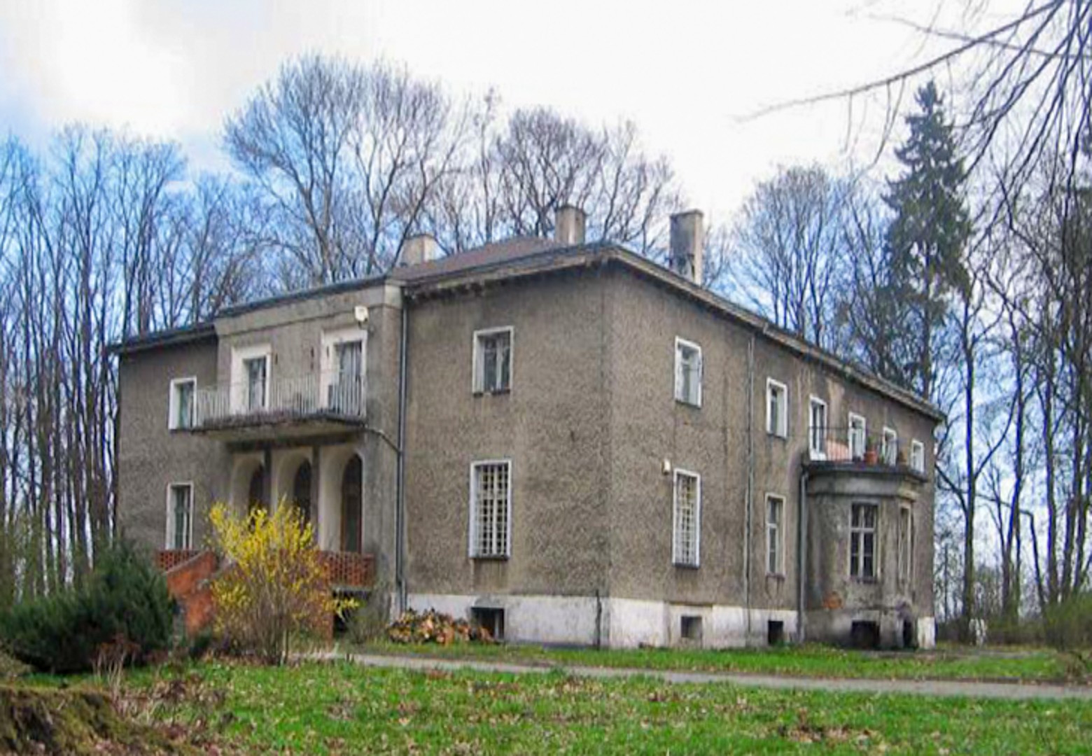 Zabytkowy dworek i grunty w Szonowicach na sprzedaż