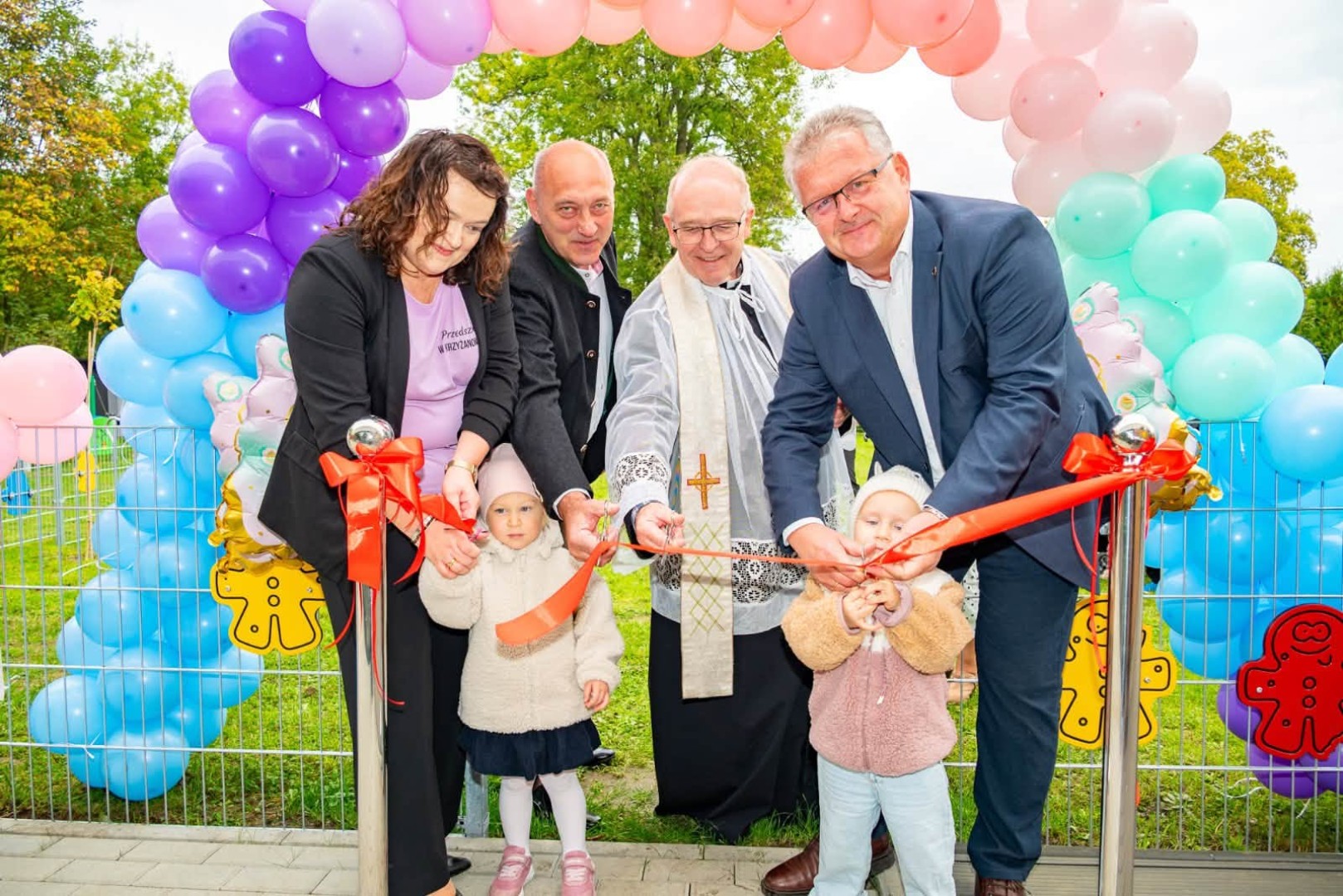 Nowy plac zabaw przy żłobku i zmodernizowana sala gimnastyczna w Krzyżanowicach