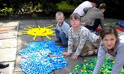 Uczniowie ZSS wykonali ekologiczne mozaiki - Serwis informacyjny z Raciborza - naszraciborz.pl