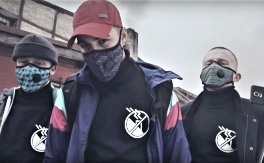 Rezi robi dym! Popularny youtuber bohaterem drugiego spotu promującego akcję Nie truj sąsiada! - Serwis informacyjny z Raciborza - naszraciborz.pl