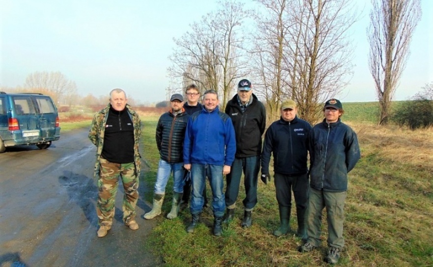 Wędkarze z Koła Racibórz-Miasto sprzątali łowiska na Ostrogu - Serwis informacyjny z Raciborza - naszraciborz.pl