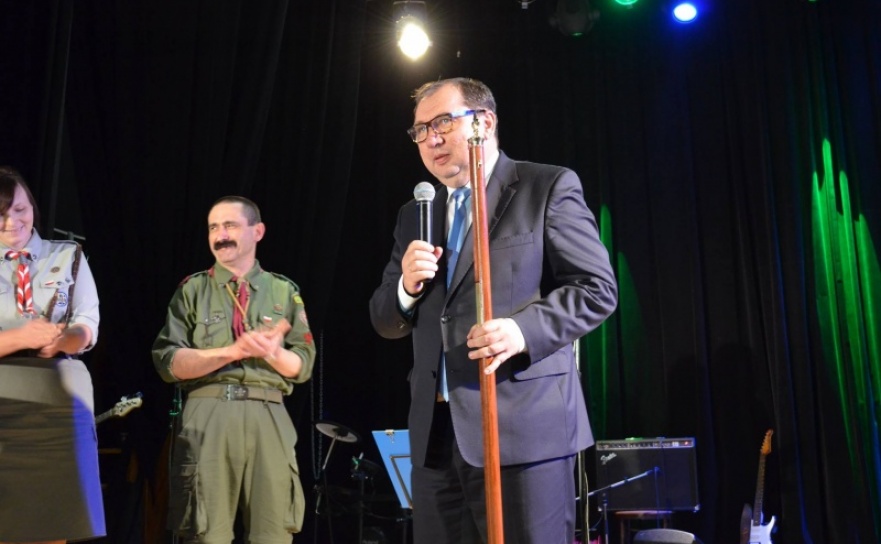 Harcerskie wyr&oacute;żnienie dla prezesa WFOŚiGW Andrzeja Pilota - Serwis informacyjny z Raciborza - naszraciborz.pl