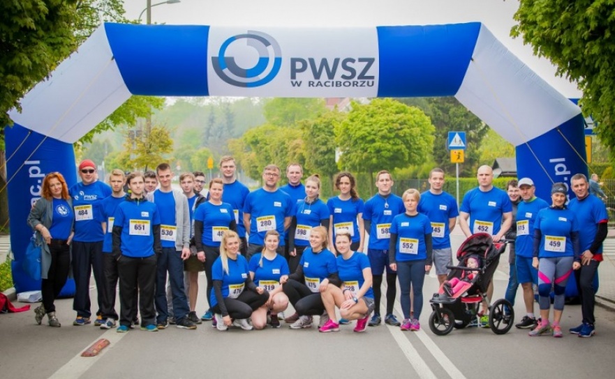 Studenci i wykładowcy PWSZ w Raciborzu uczestnikami X Biegu bez Granic - Serwis informacyjny z Raciborza - naszraciborz.pl