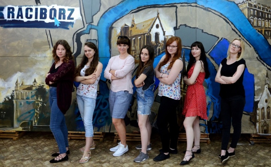 Pięciometrowym obrazem studenci PWSZ uczcili 800- lecie Raciborza - Serwis informacyjny z Raciborza - naszraciborz.pl