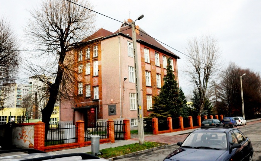 Diecezjalne LO w Raciborzu wypięknieje  - Serwis informacyjny z Raciborza - naszraciborz.pl