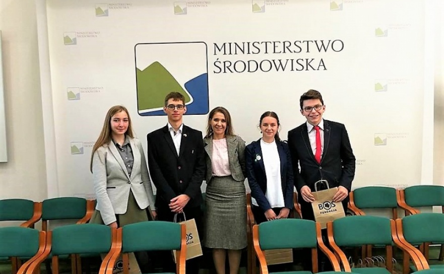 Bardzo dobre miejsce uczniów I LO w konkursie poświęconym OZE - Serwis informacyjny z Raciborza - naszraciborz.pl