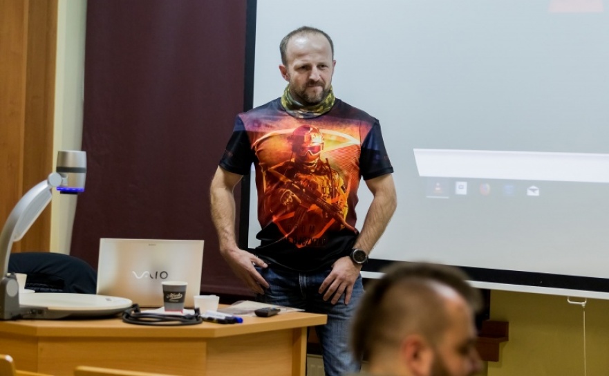 Naval - były żołnierz Jednostki Wojskowej GROM w PWSZ w Raciborzu - Serwis informacyjny z Raciborza - naszraciborz.pl