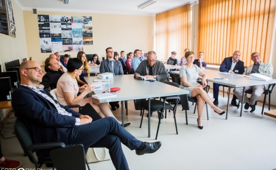 Zrównoważony rozwój jako miernik postępu. Dyskusja panelowa w PWSZ - Serwis informacyjny z Raciborza - naszraciborz.pl