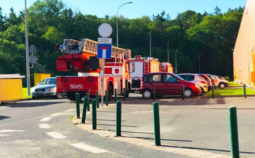 Dwie strażackie interwencje w centrum handlowym przy Rybnickiej - Serwis informacyjny z Raciborza - naszraciborz.pl
