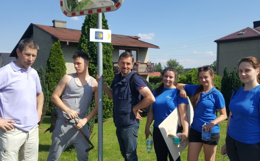 Studenci PWSZ w Raciborzu rozpoczęli znakowanie Śląsko-Morawskiej Drogi św. Jakuba - Serwis informacyjny z Raciborza - naszraciborz.pl