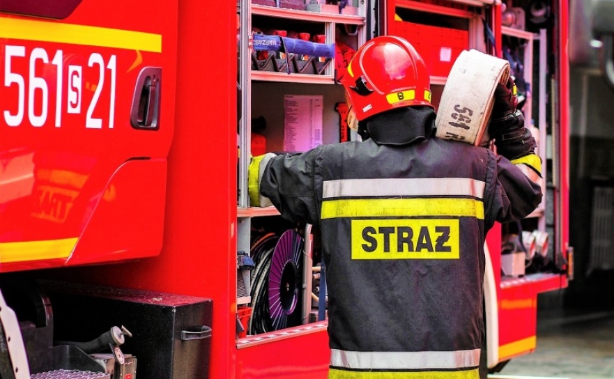 Awaria wodociągów w Kornowacu. Woda zalała piwnicę budynku - Serwis informacyjny z Raciborza - naszraciborz.pl