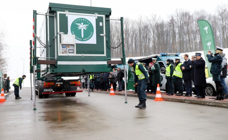 Na śląskich drogach pojawił się zielony TRANSFORMERS FOTO i WIDEO - Serwis informacyjny z Raciborza - naszraciborz.pl