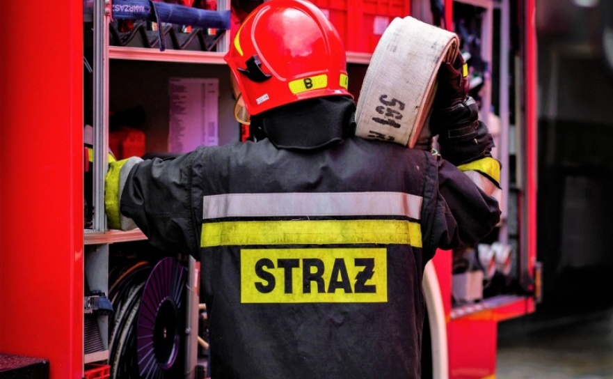 Raport 998. Pożar pustostanu przy Drewnianej w Raciborzu - Serwis informacyjny z Raciborza - naszraciborz.pl