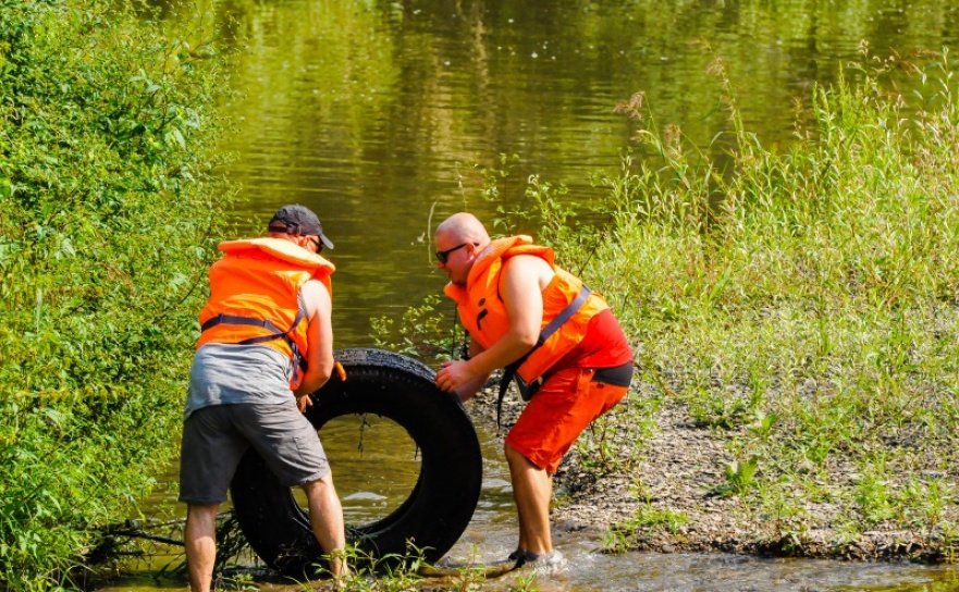 Żywa i Czysta - Odra. Akcja sprzątania rzeki w Raciborzu - Serwis informacyjny z Raciborza - naszraciborz.pl