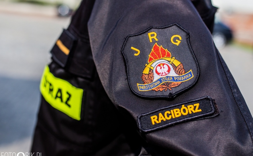 Dym nad lasem w Kuźni Raciborskiej - Serwis informacyjny z Raciborza - naszraciborz.pl